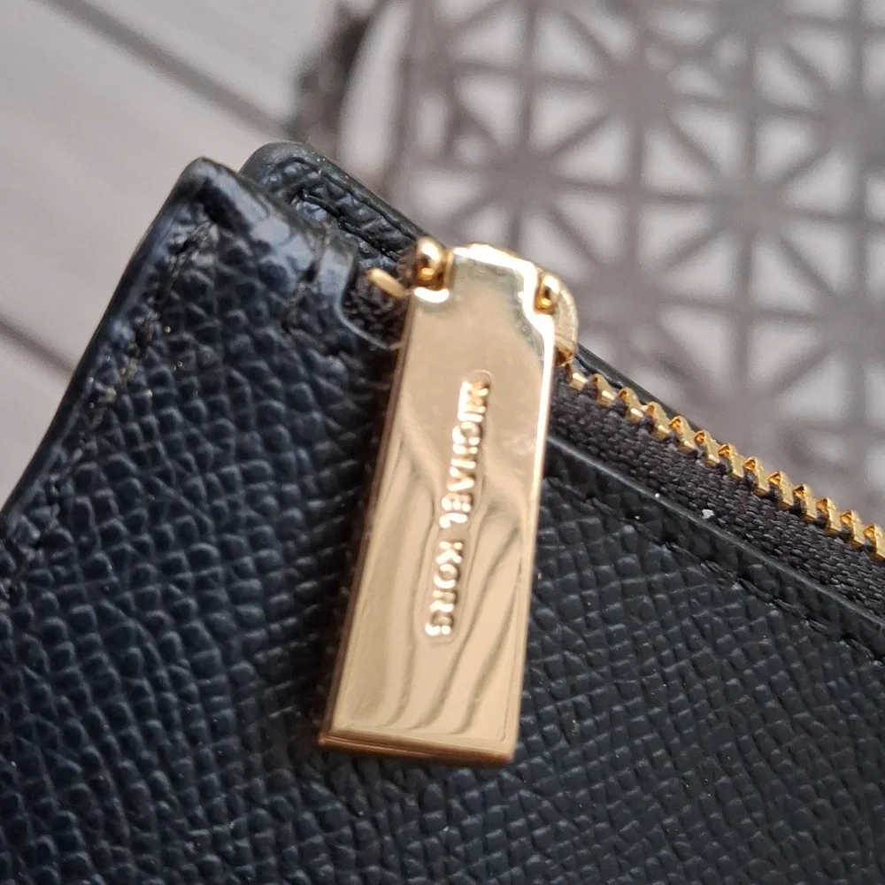 Michael Kors wallet - Picture 6 of 6